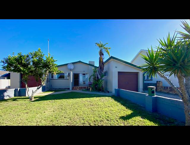 4 BEDROOM HOUSE FOR SALE IN LAAIPLEK